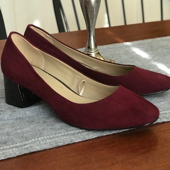 Ann Taylor Factory Shoes - Ann Taylor Burgundy Suede Pumps 8 Medium